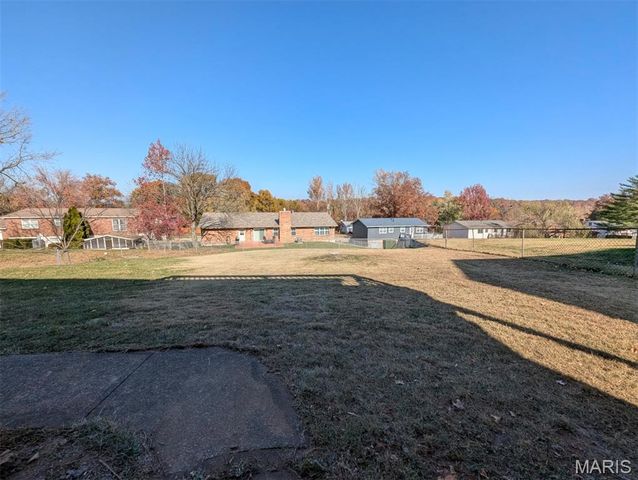 2865 Gatling Drive, Oakville, MO 63129