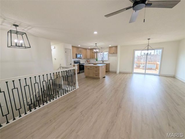 2865 Gatling Drive, Oakville, MO 63129