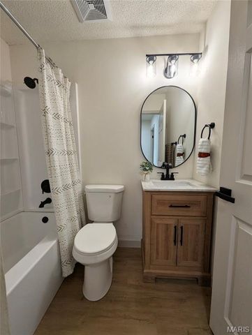 2865 Gatling Drive, Oakville, MO 63129