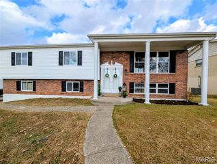 2865 Gatling Drive, Oakville, MO 63129