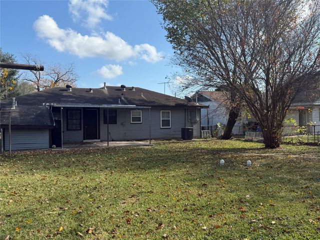 1401 Pugh Drive, Galena Park, TX 77547