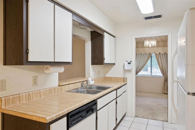 608 WAVECREST DRIVE, Orlando, FL 32807