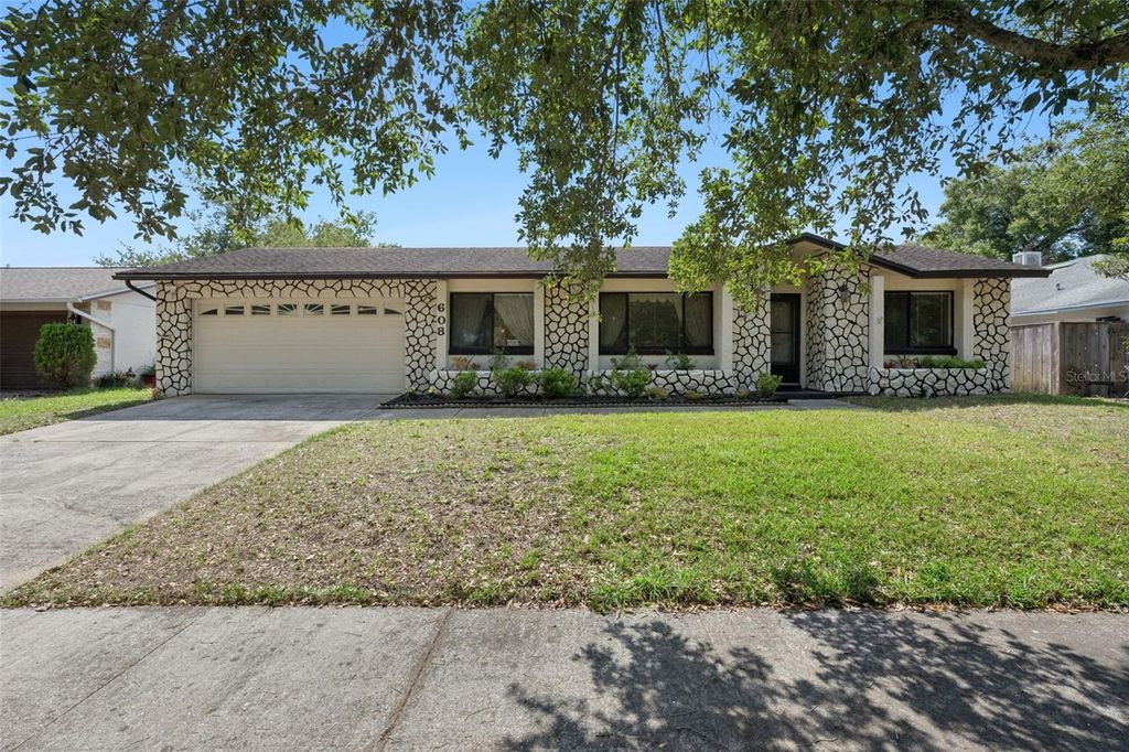 608 WAVECREST DRIVE, Orlando, FL 32807