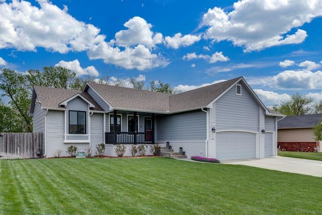 1124 N High Park Dr, Derby, KS 67037