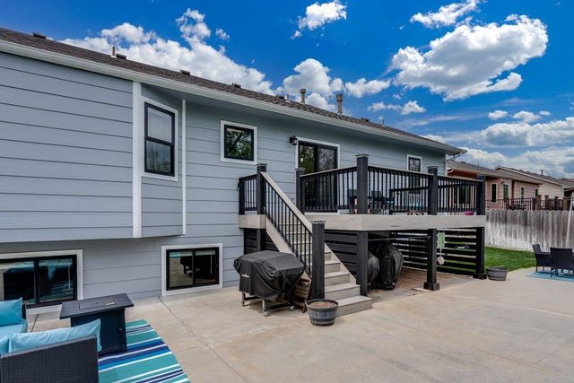 1124 N High Park Dr, Derby, KS 67037