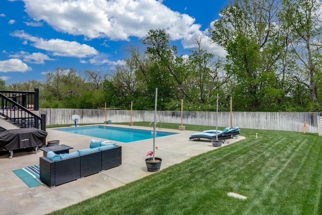 1124 N High Park Dr, Derby, KS 67037