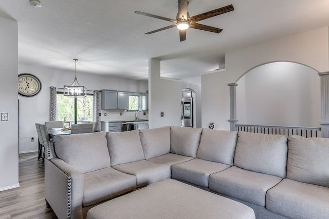 1124 N High Park Dr, Derby, KS 67037