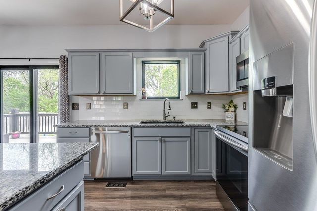 1124 N High Park Dr, Derby, KS 67037