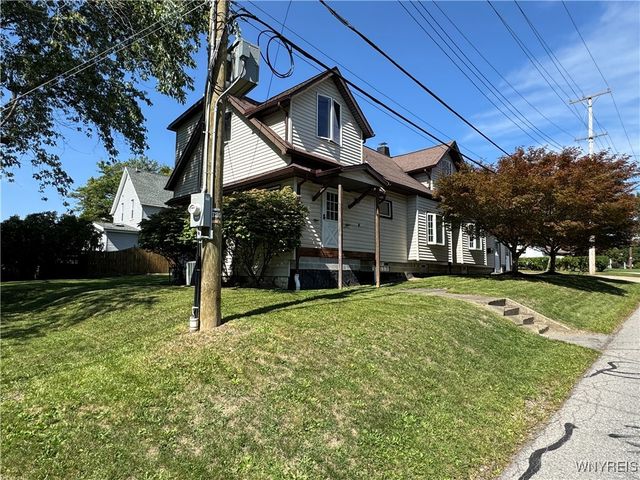 20 East Avenue, West Seneca, NY 14224