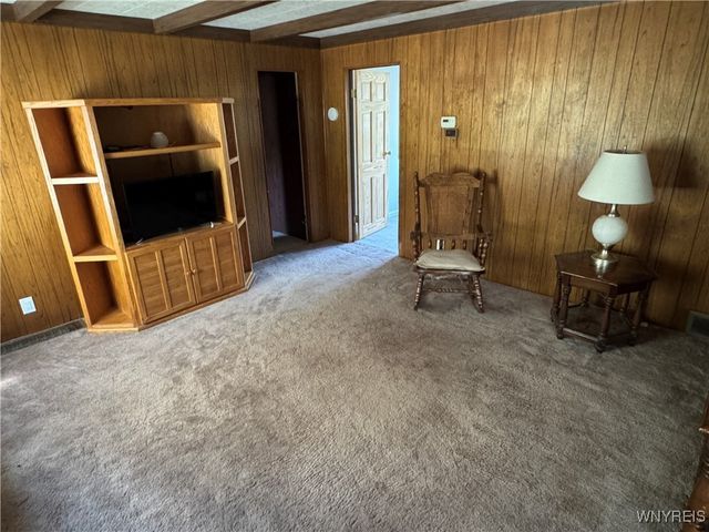 20 East Avenue, West Seneca, NY 14224