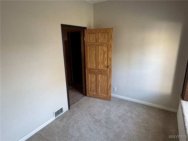 20 East Avenue, West Seneca, NY 14224