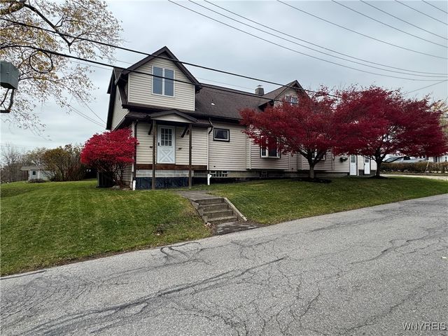 20 East Avenue, West Seneca, NY 14224