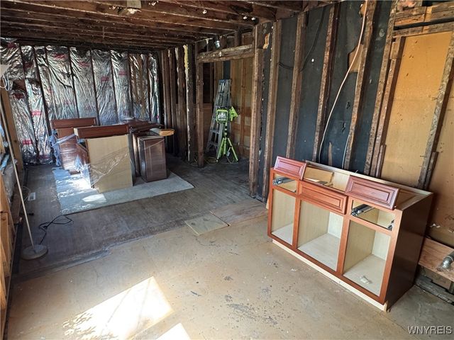 20 East Avenue, West Seneca, NY 14224