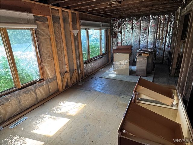 20 East Avenue, West Seneca, NY 14224