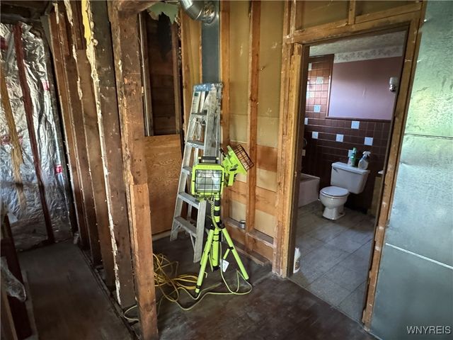 20 East Avenue, West Seneca, NY 14224