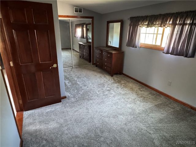 20 East Avenue, West Seneca, NY 14224