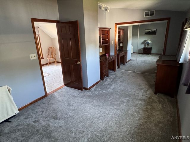 20 East Avenue, West Seneca, NY 14224