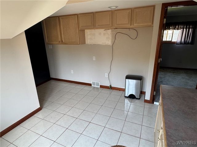 20 East Avenue, West Seneca, NY 14224