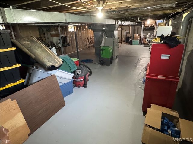 20 East Avenue, West Seneca, NY 14224