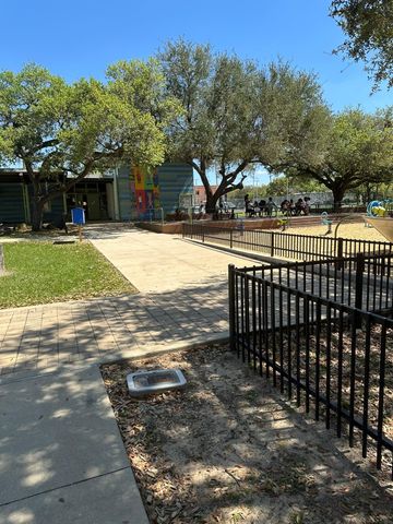 8818 Ilona Lane 7, Houston, TX 77025