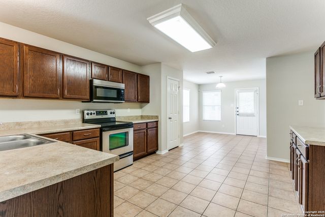 16210 Rosebud Vista, Selma, TX 78154