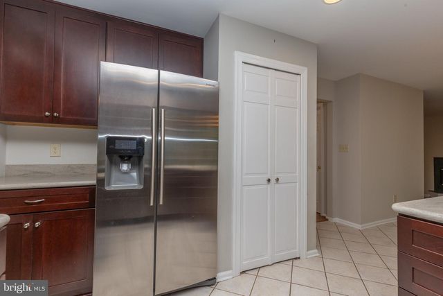 223 E FLAGSTONE DR, Newark, DE 19702