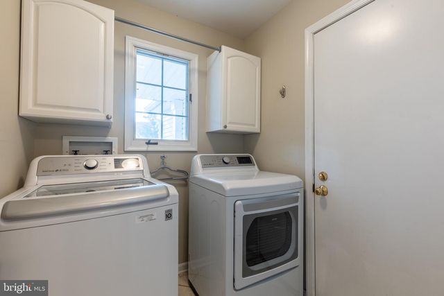 223 E FLAGSTONE DR, Newark, DE 19702