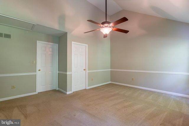 223 E FLAGSTONE DR, Newark, DE 19702