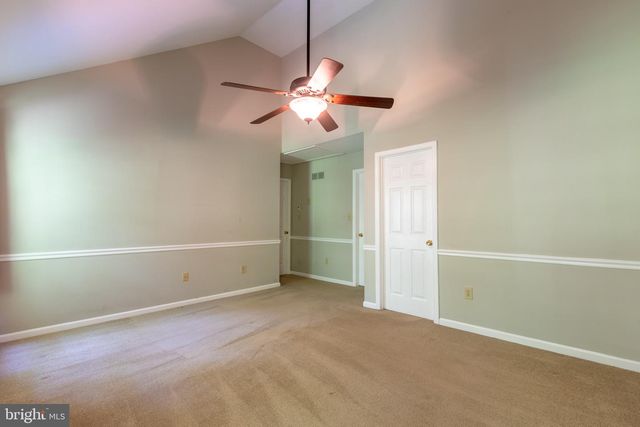 223 E FLAGSTONE DR, Newark, DE 19702