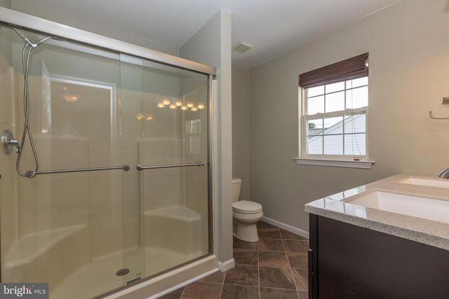 223 E FLAGSTONE DR, Newark, DE 19702