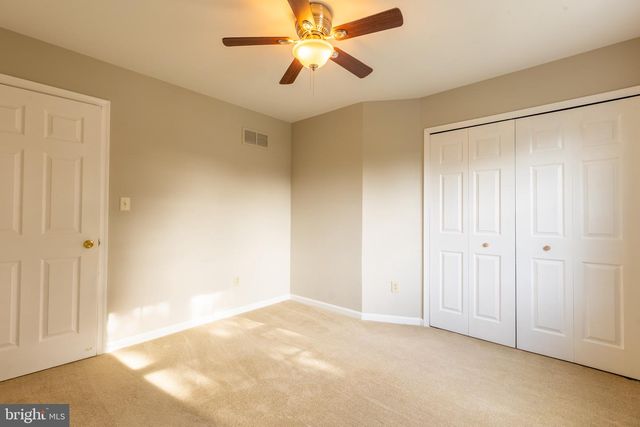 223 E FLAGSTONE DR, Newark, DE 19702
