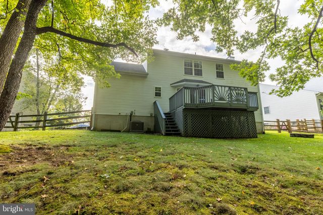223 E FLAGSTONE DR, Newark, DE 19702