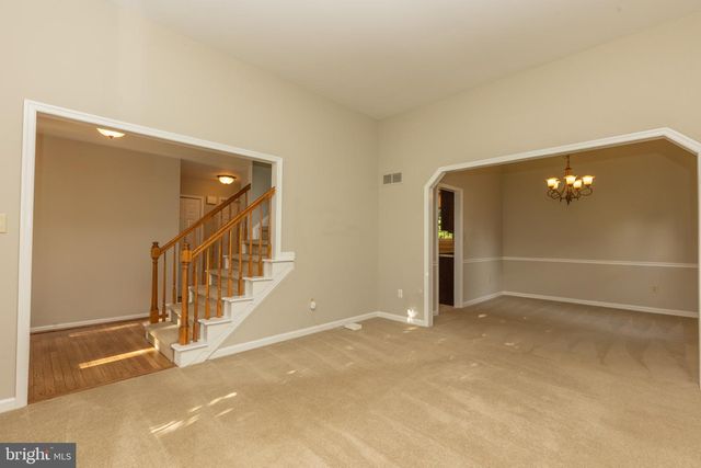 223 E FLAGSTONE DR, Newark, DE 19702