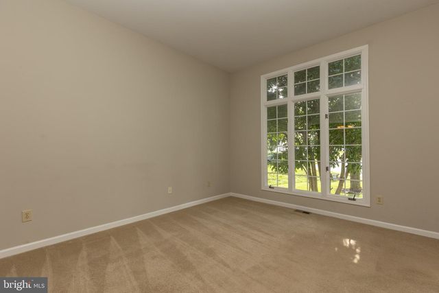 223 E FLAGSTONE DR, Newark, DE 19702