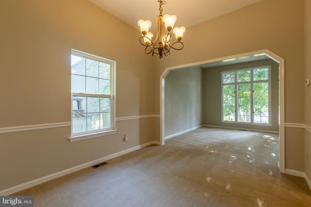 223 E FLAGSTONE DR, Newark, DE 19702
