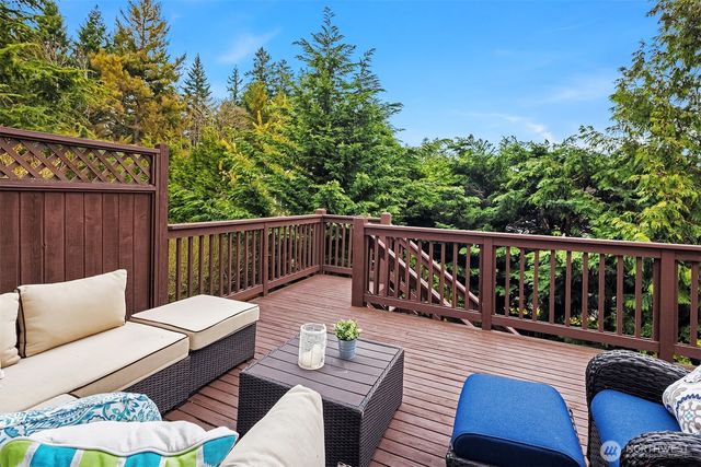 1734 Ilwaco Avenue NE, Renton, WA 98059