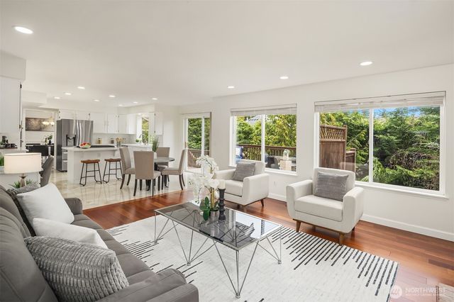 1734 Ilwaco Avenue NE, Renton, WA 98059