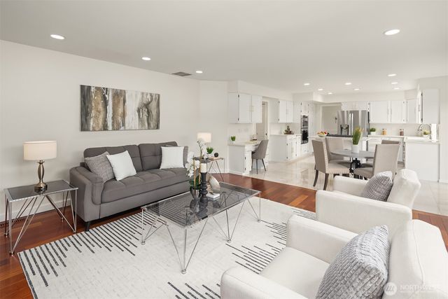 1734 Ilwaco Avenue NE, Renton, WA 98059