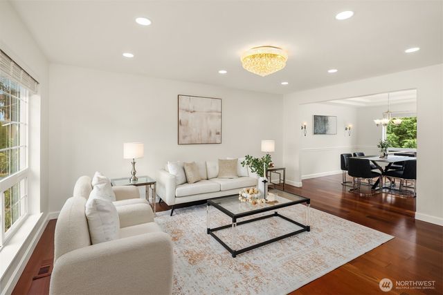 1734 Ilwaco Avenue NE, Renton, WA 98059