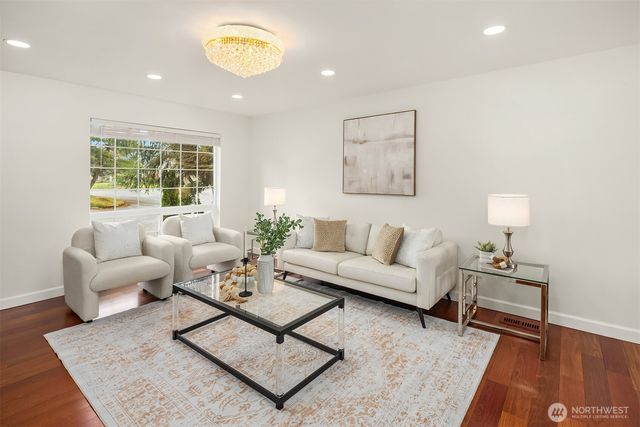 1734 Ilwaco Avenue NE, Renton, WA 98059