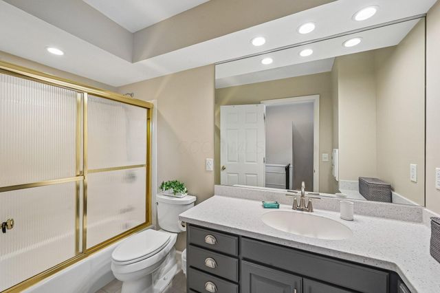 9491 Circle Drive E, Pickerington, OH 43147
