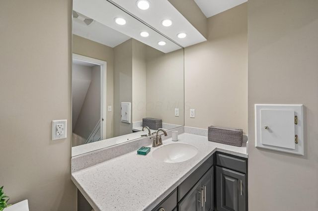 9491 Circle Drive E, Pickerington, OH 43147