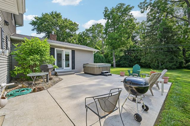 9491 Circle Drive E, Pickerington, OH 43147