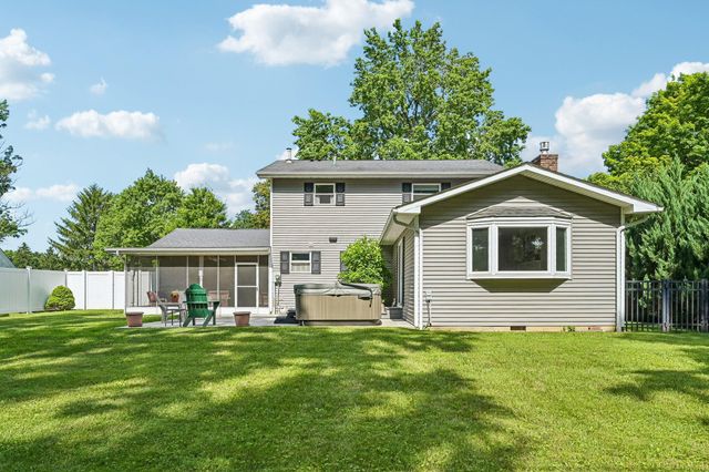 9491 Circle Drive E, Pickerington, OH 43147