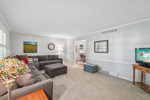 9491 Circle Drive E, Pickerington, OH 43147