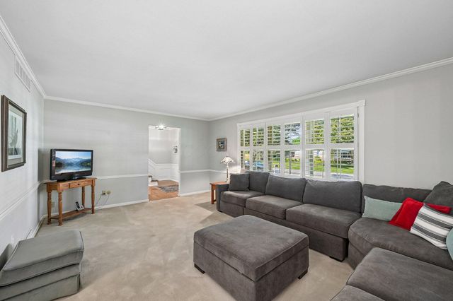 9491 Circle Drive E, Pickerington, OH 43147