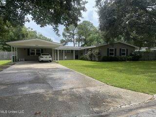 2404 Rosewood Street, Pascagoula, MS 39567