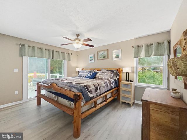 1353 LAKEVIEW PKWY, Locust Grove, VA 22508