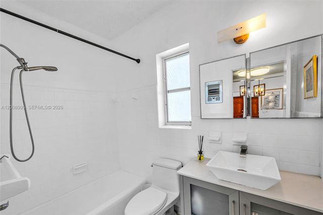 3721 NE 170th St 2, North Miami Beach, FL 33160