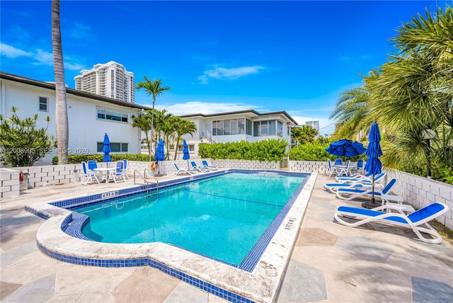 3721 NE 170th St 2, North Miami Beach, FL 33160